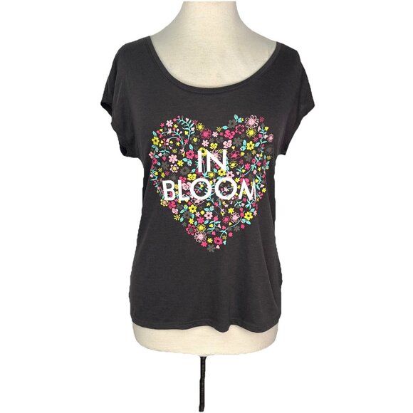 Decree M T-Shirt Short Sleeve Floral Sz Medium Flowers In Bloom Top Shirt Heart - Picture 1 of 7